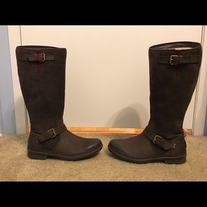 UGG Australia Leather/ Suede waterproof boots